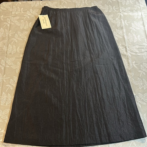Ladies Ellen Margaret Moody Skirt. - Picture 2 of 8